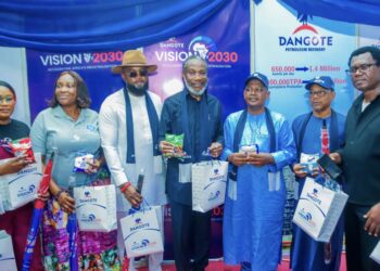 Jiragen Ruwa Samar Da Kayayyakin Cikin Gida Na Da Muhimmanci Wajen Ƙarfafa Tattalin Arziki – Dangote