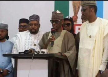 Kwankwaso Ɗan Atiku Ya Yi Alƙawarin Ba Da Motoci 10 Don Yaƙin Zaɓen Tinubu